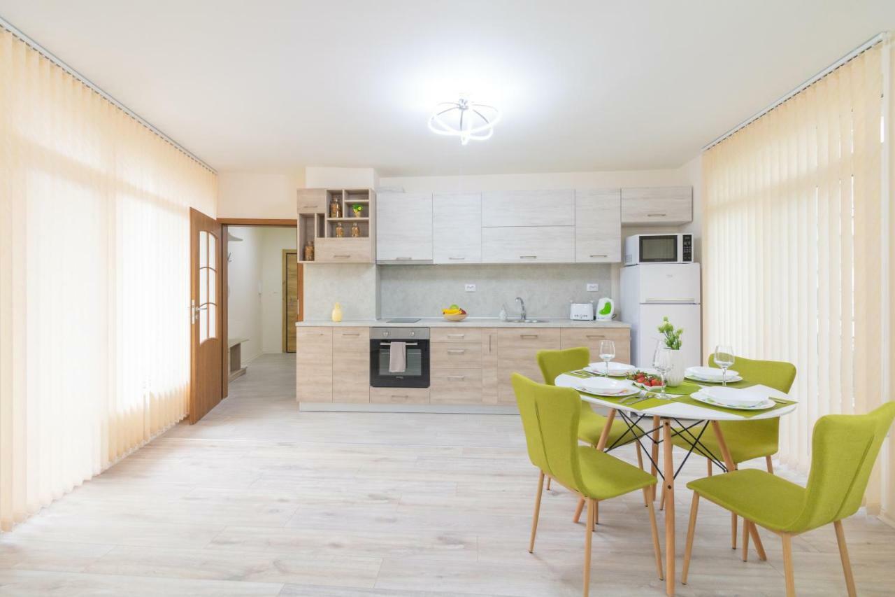 Domus Apartments Grand 플로브디프 외부 사진