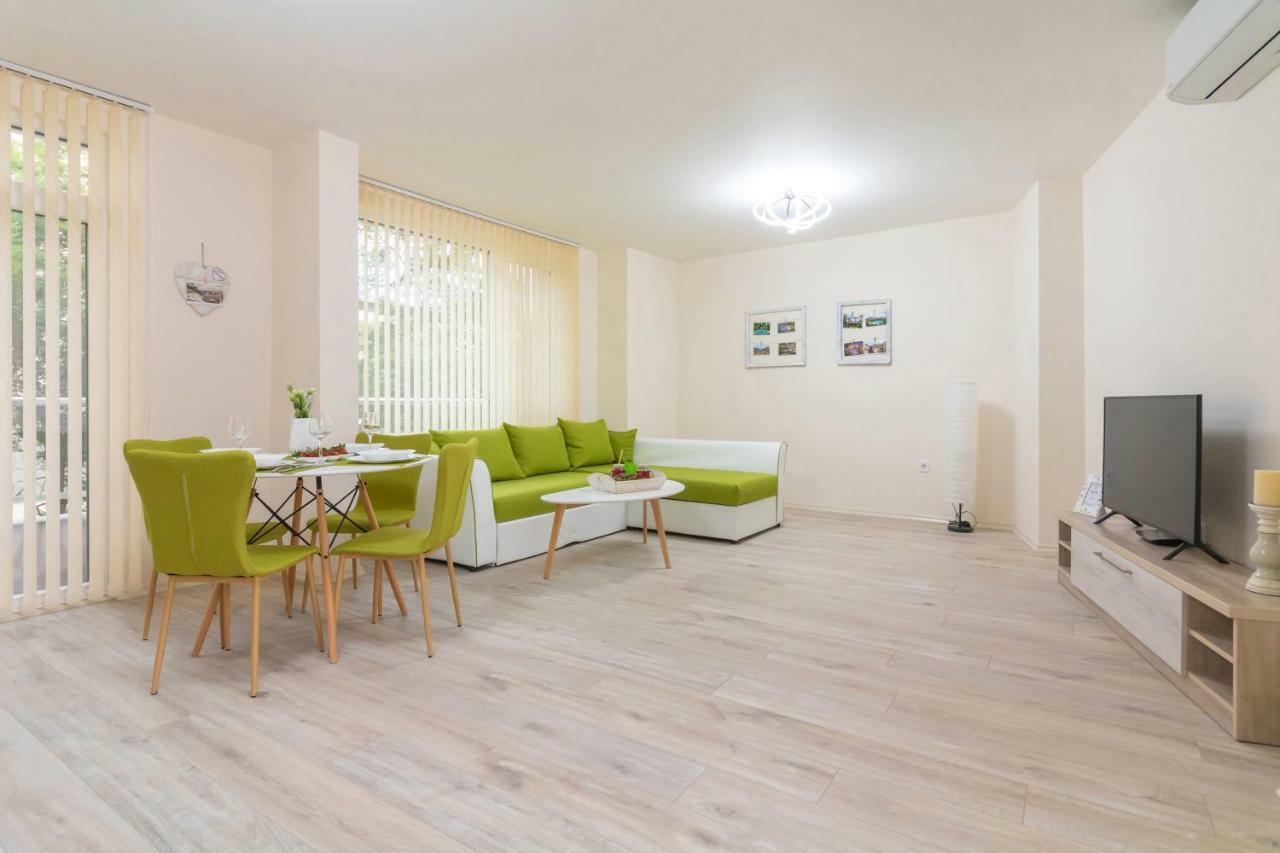 Domus Apartments Grand 플로브디프 외부 사진