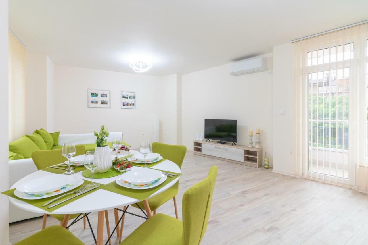 Domus Apartments Grand 플로브디프 외부 사진