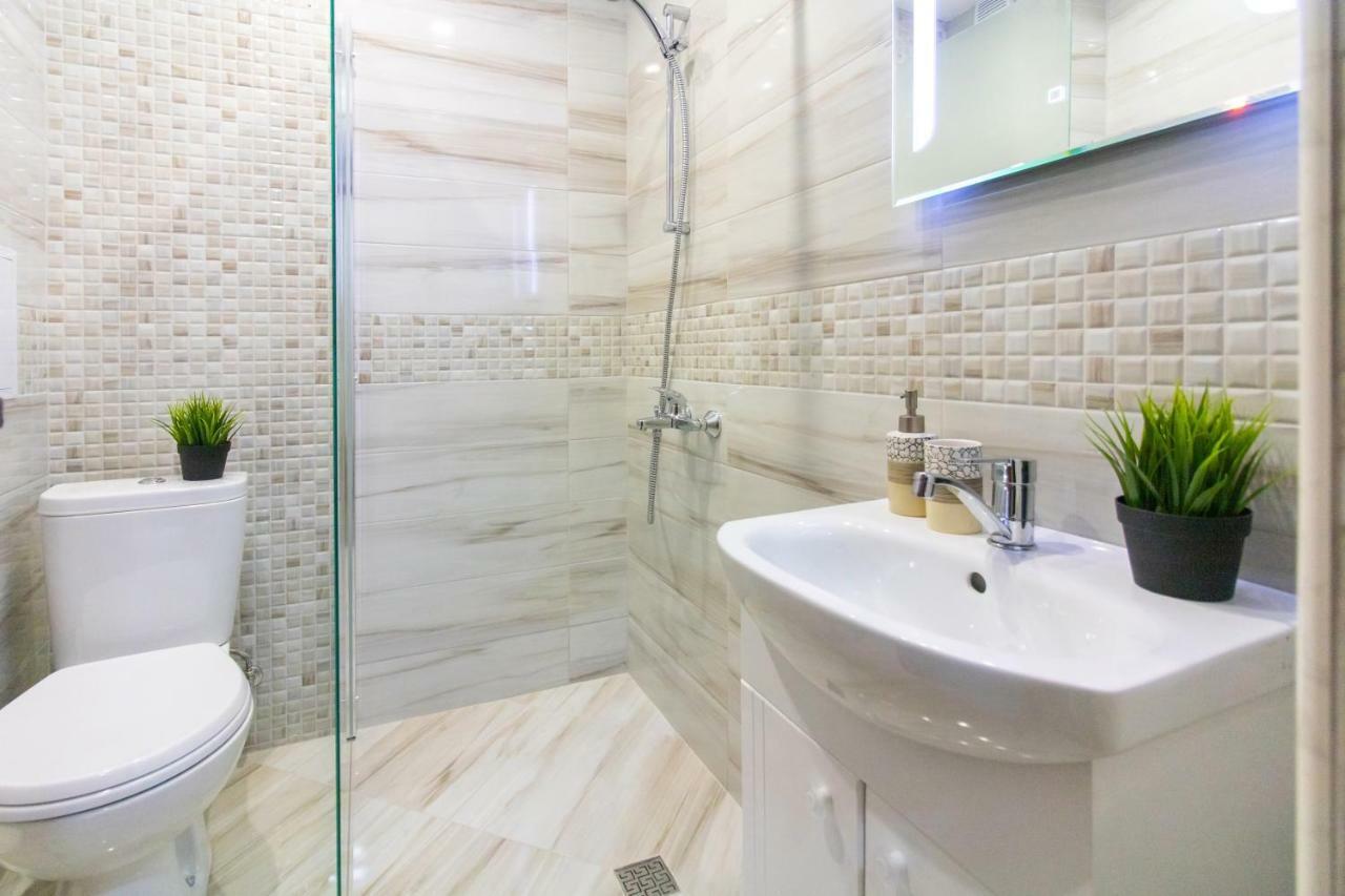 Domus Apartments Grand 플로브디프 외부 사진