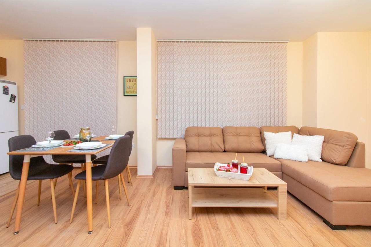 Domus Apartments Grand 플로브디프 외부 사진